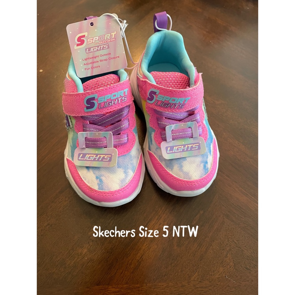 NWT Toddler light up Skechers
